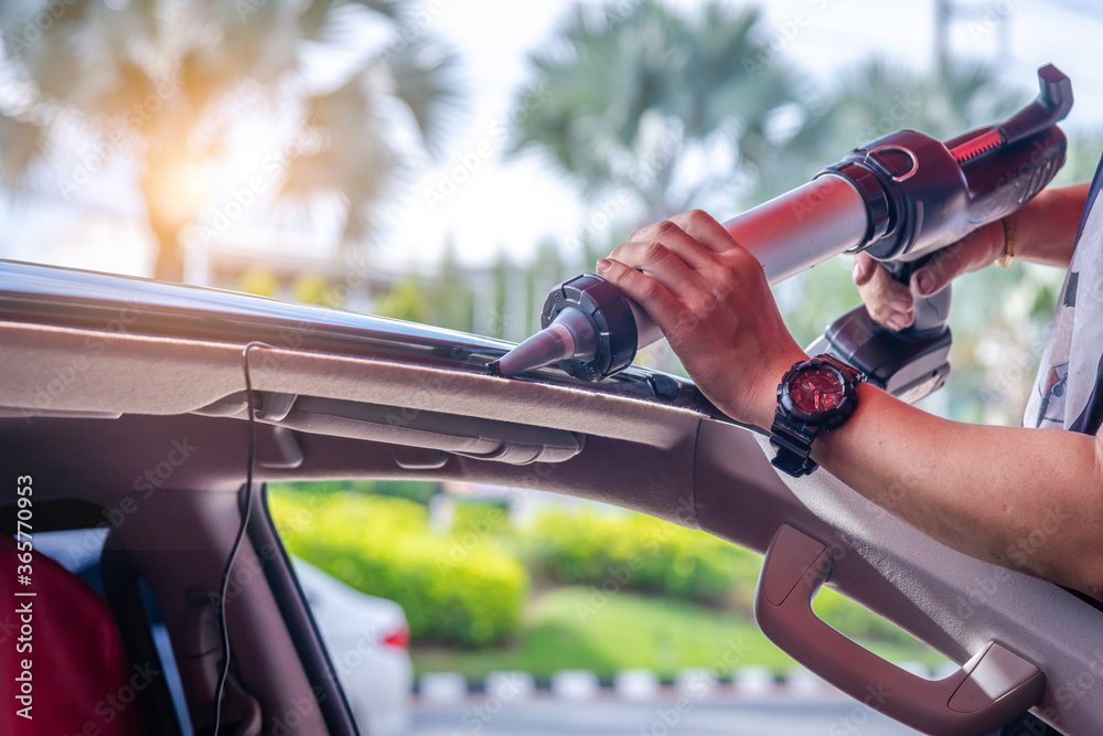 Installing a new windshield